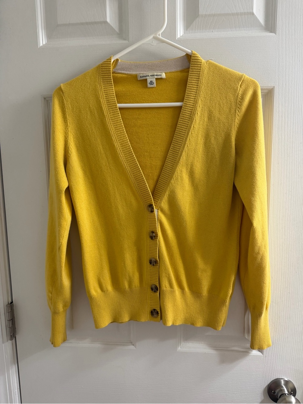 Banana Republic Women’s Yellow V-Neck Button Cardigan XS